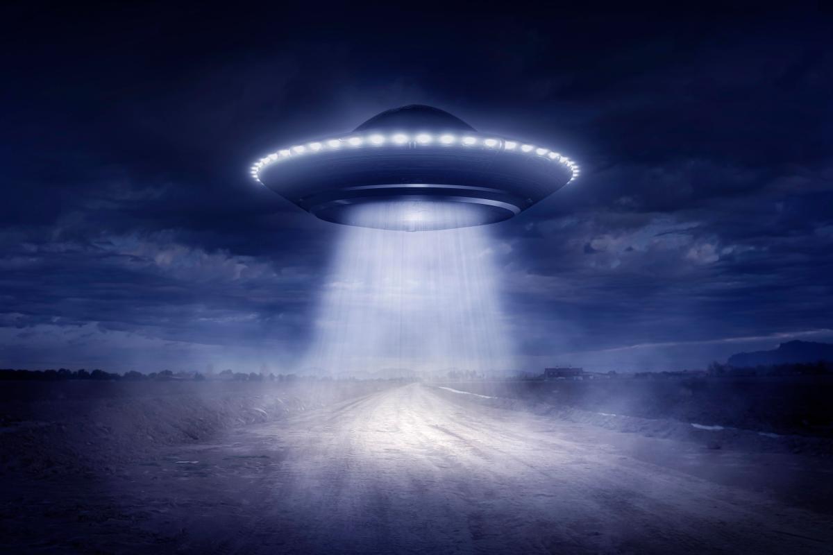Alien on Earth, UFO showing in the sky of Ireland