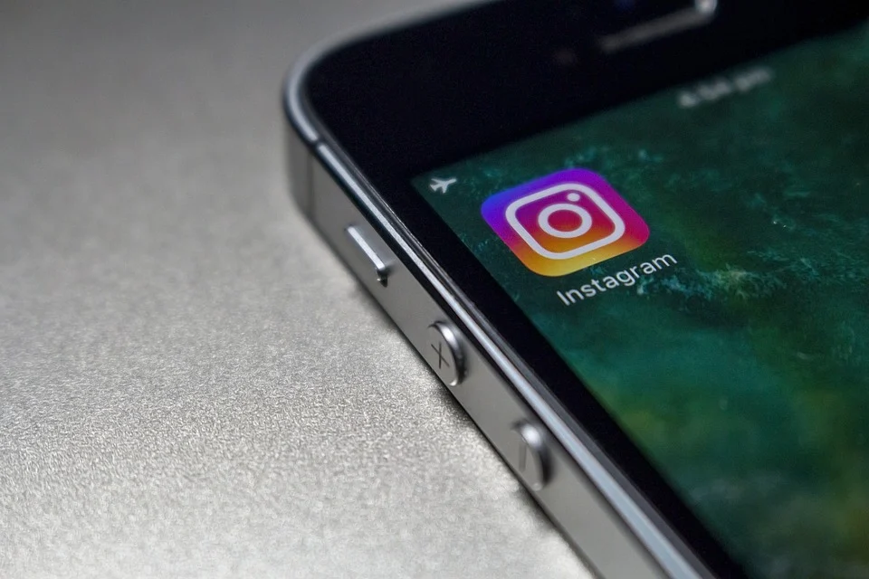 Instagram suffers criticism after revealing negative effects on mental health